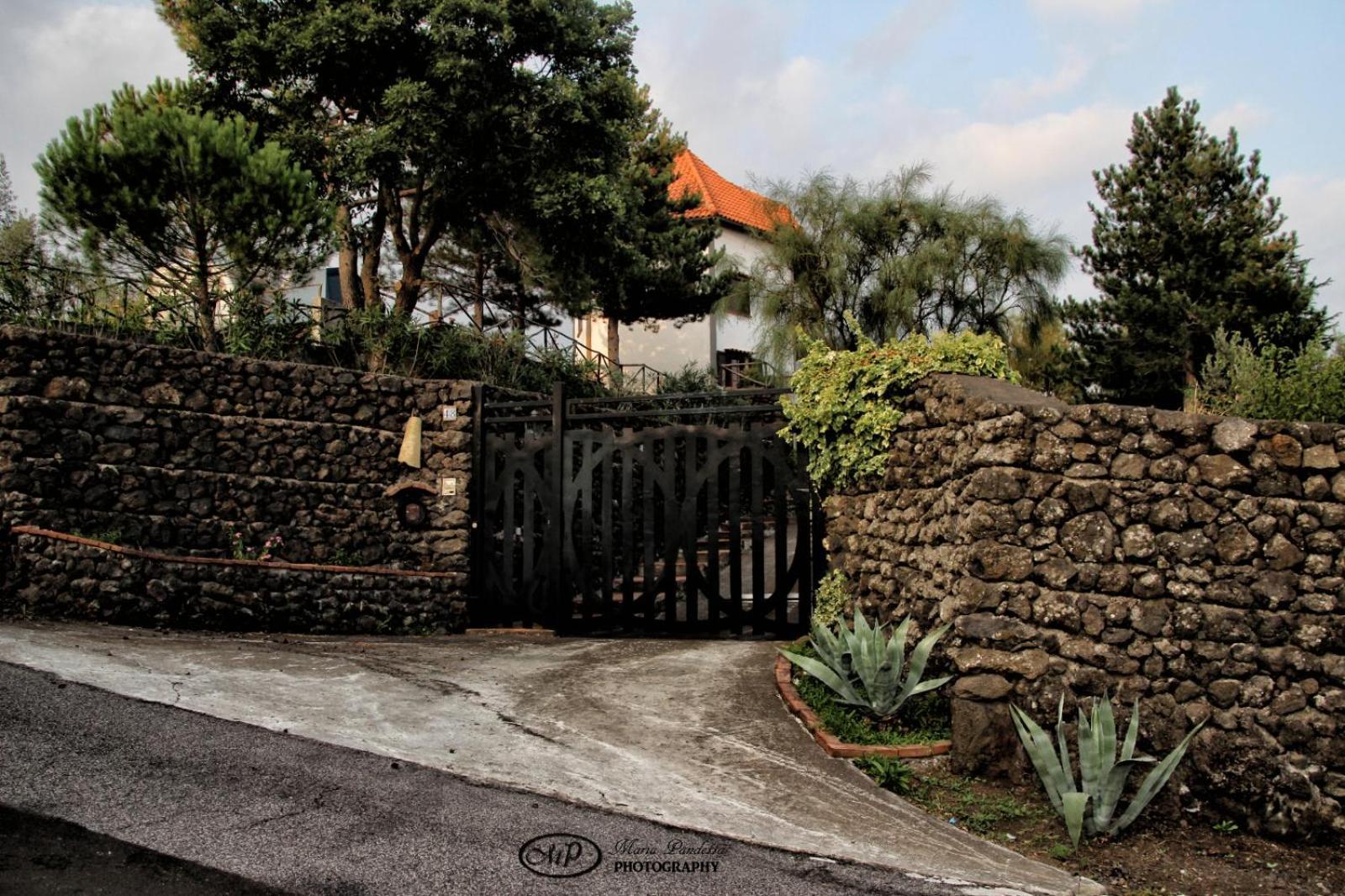 Villa Joele Nicolosi Exterior photo